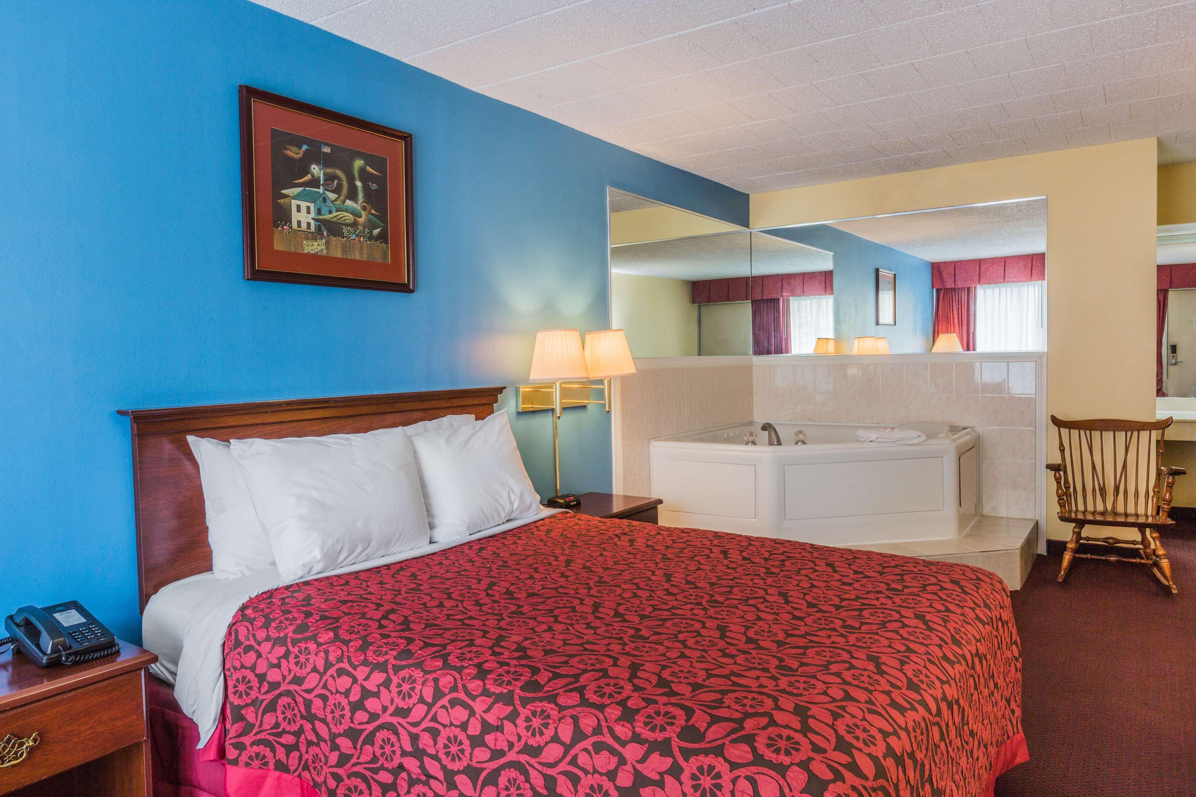 Days Inn East Stroudsburg Buitenkant foto
