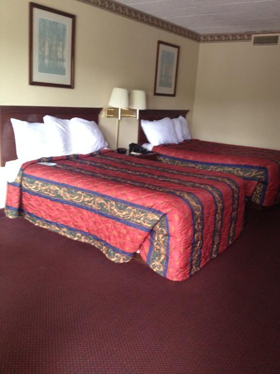 Days Inn East Stroudsburg Buitenkant foto