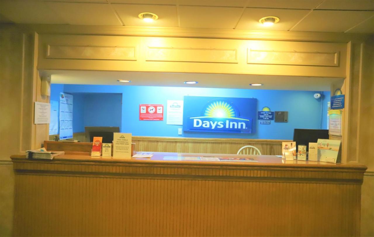 Days Inn East Stroudsburg Buitenkant foto